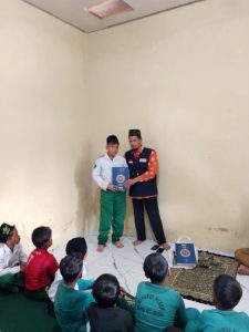 Infak Karpet Musholla ke Yayasan Nurul Husen